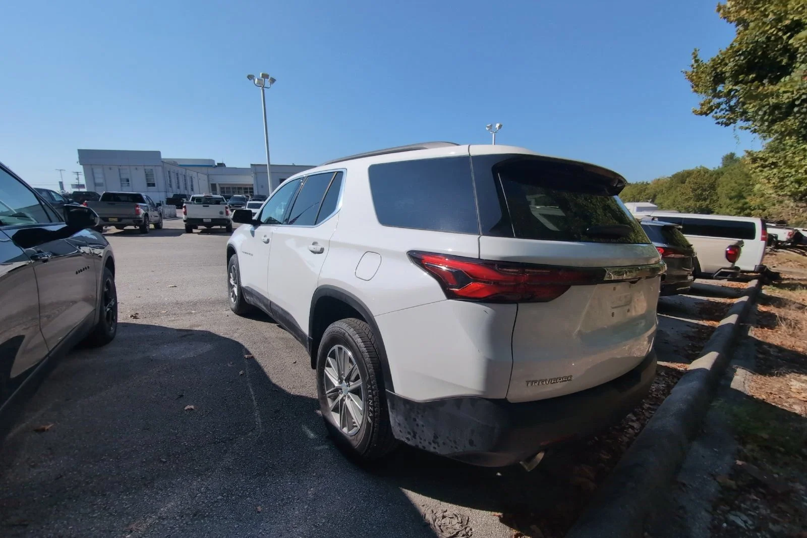 Used 2023 SUMMIT WHITE Chevrolet LT Cloth image 7