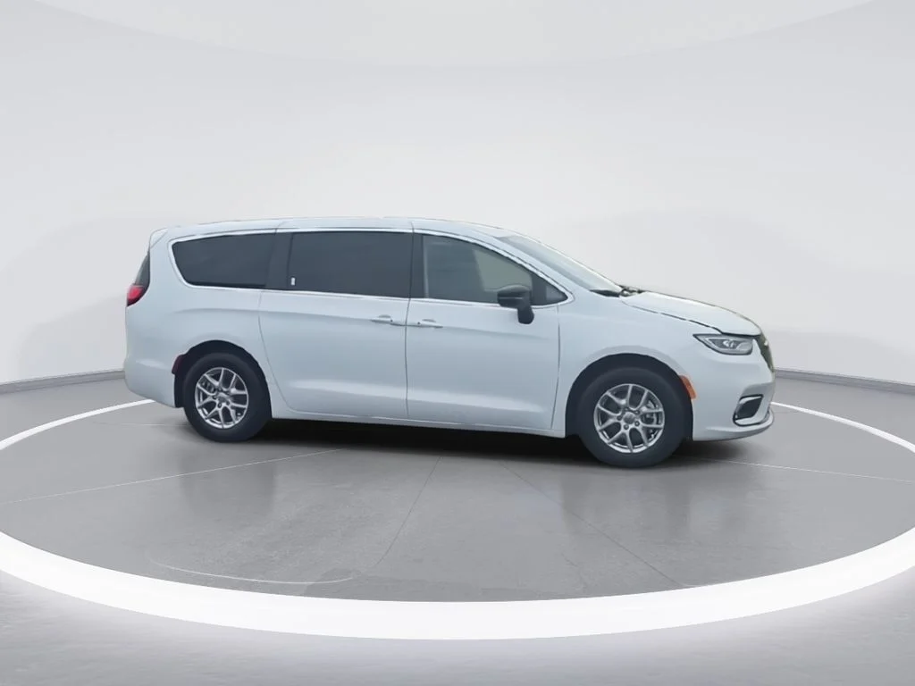 Used 2024 White Chrysler Touring L image 9