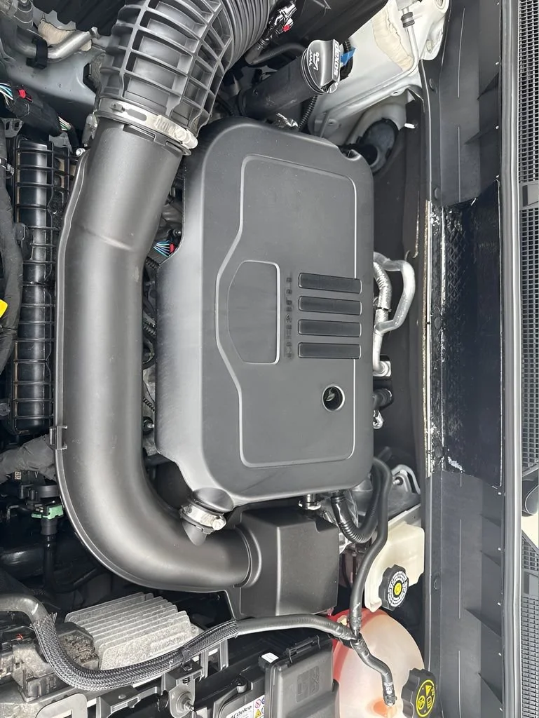 Used 2023 Summit White GMC SLT image 33