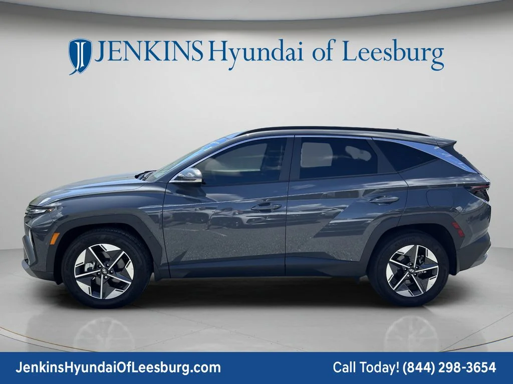 Used 2025 Gray Hyundai SEL Convenience image 9