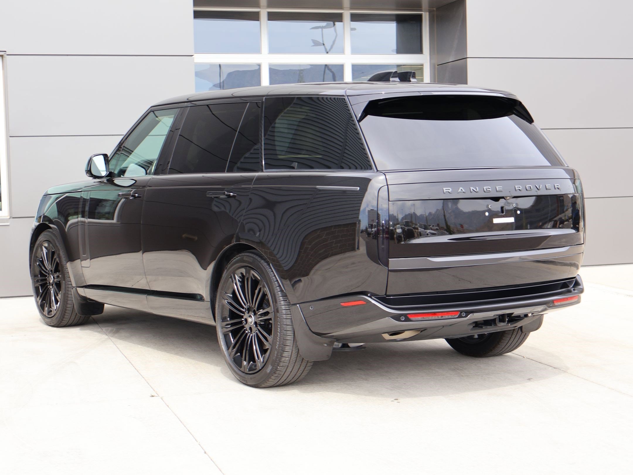 Certified Used 2025 Obsidian Black Metallic Land Rover SE image 8