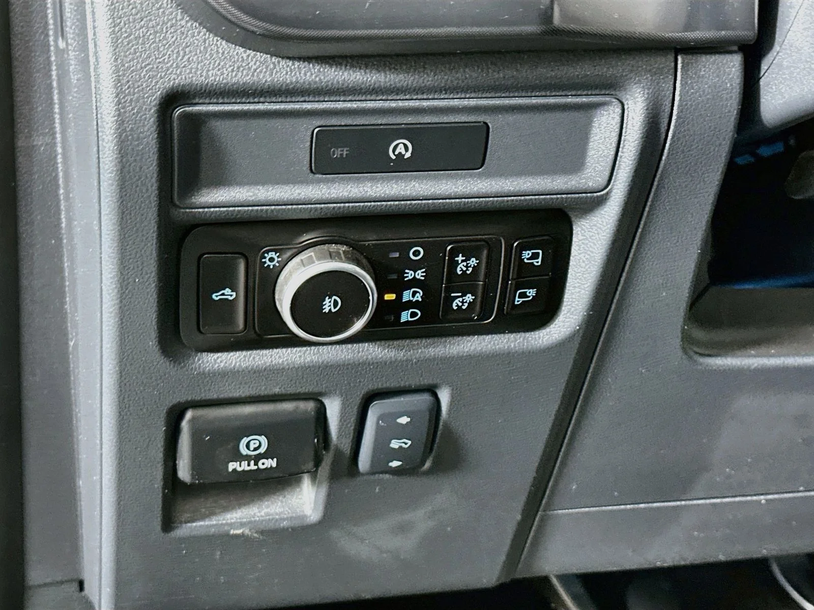 Used 2025 White Ford Tremor image 11
