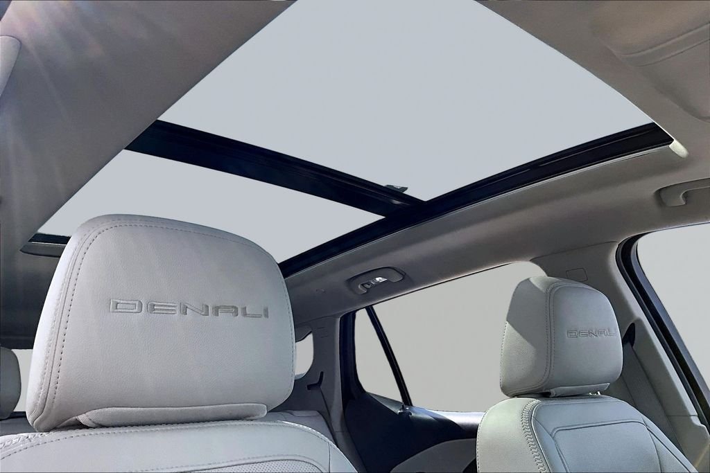 Used 2023 White GMC Denali image 17