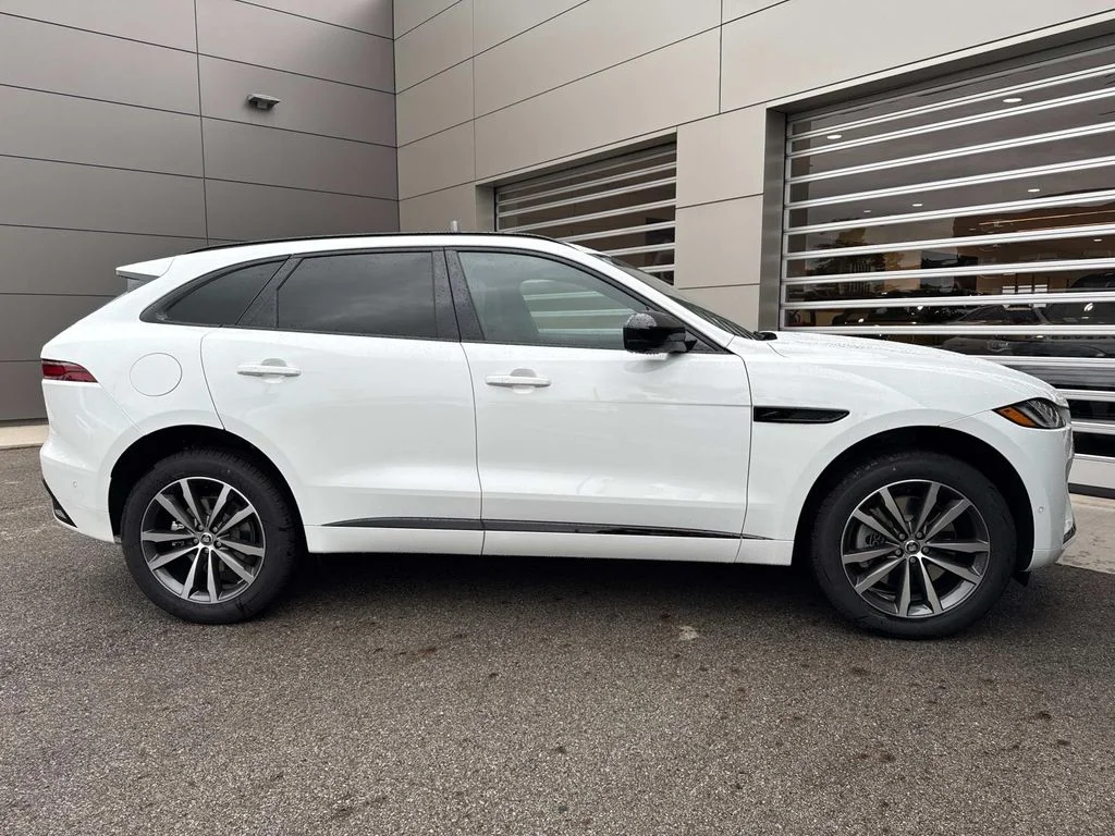 2026 Jaguar F-Pace R-Dynamic S - Photo 8