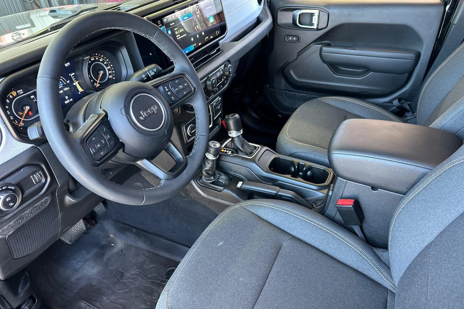 Used 2025 Black Clearcoat Jeep Sport S image 10