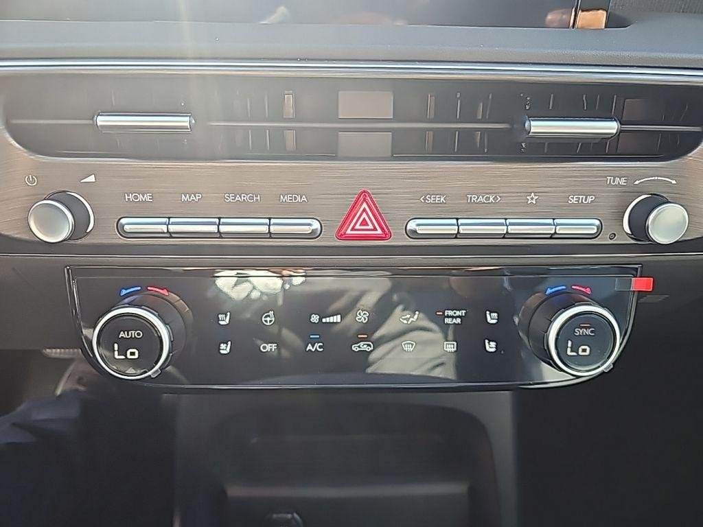 New 2026 Black Hyundai SEL Premium AWD image 21