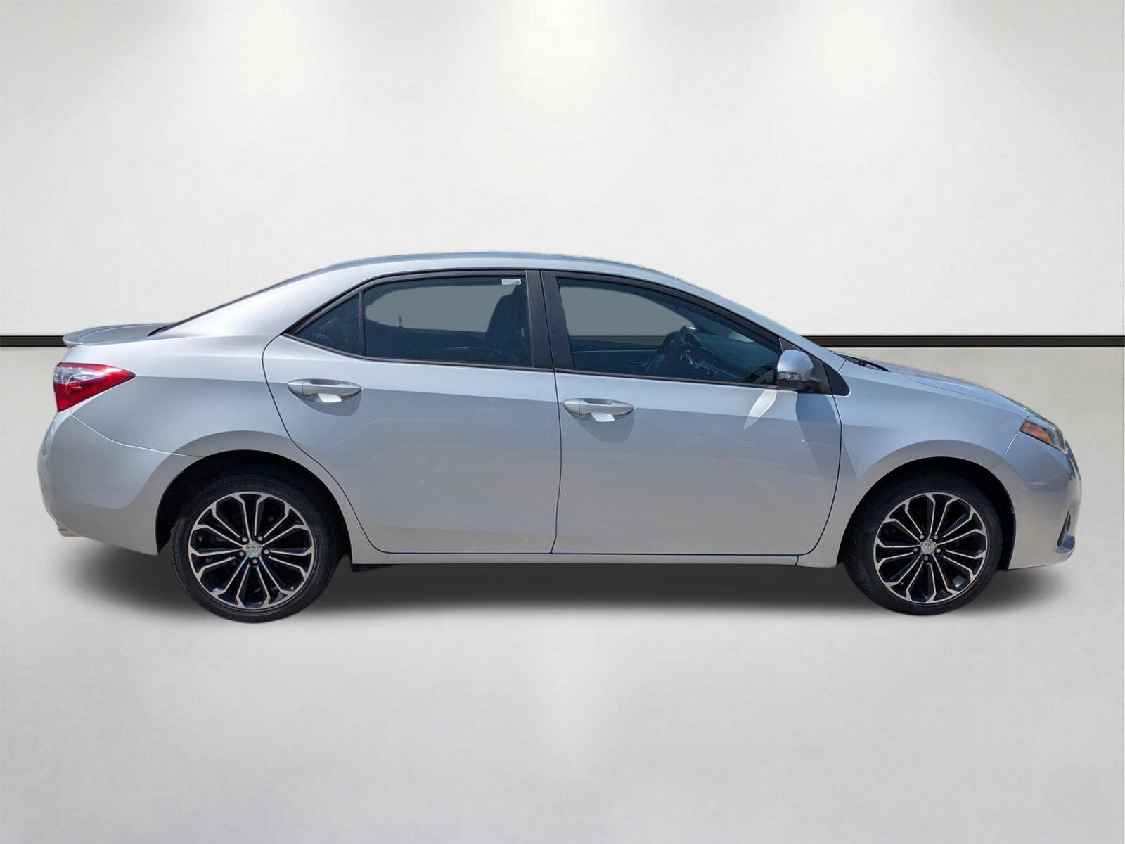 Used 2014 Classic Silver Metallic Toyota S Plus image 4