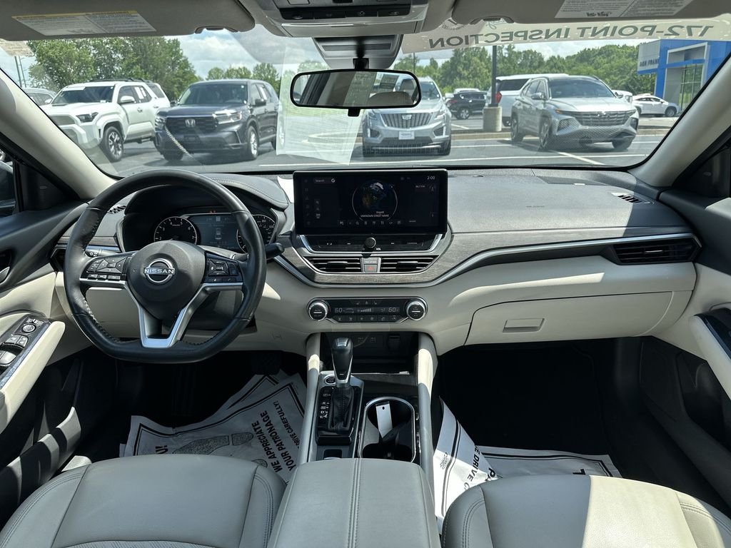 Used 2024 Black Nissan 2.5 SL image 10