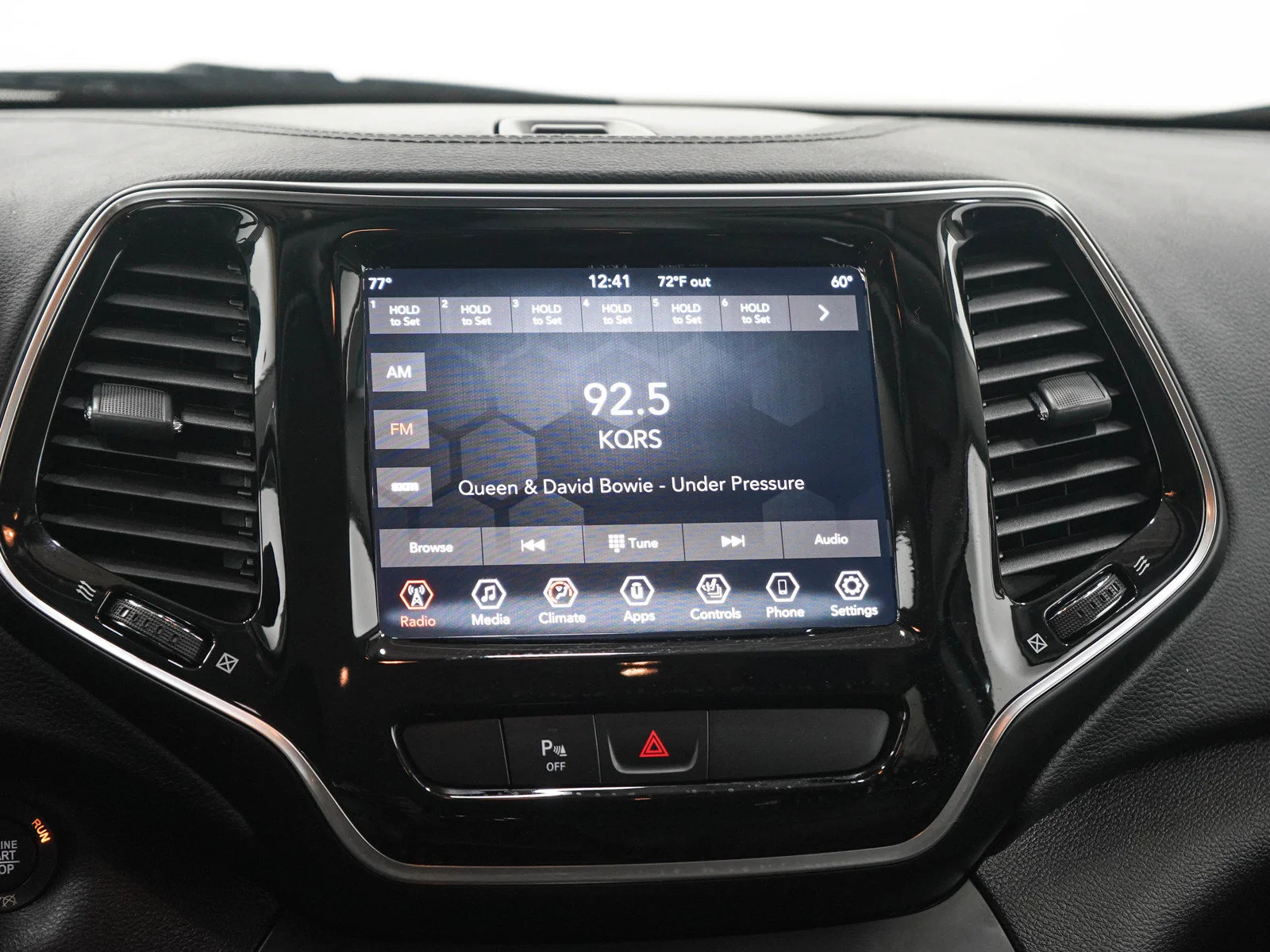 Used 2019 Bright White Clearcoat Jeep Limited image 17