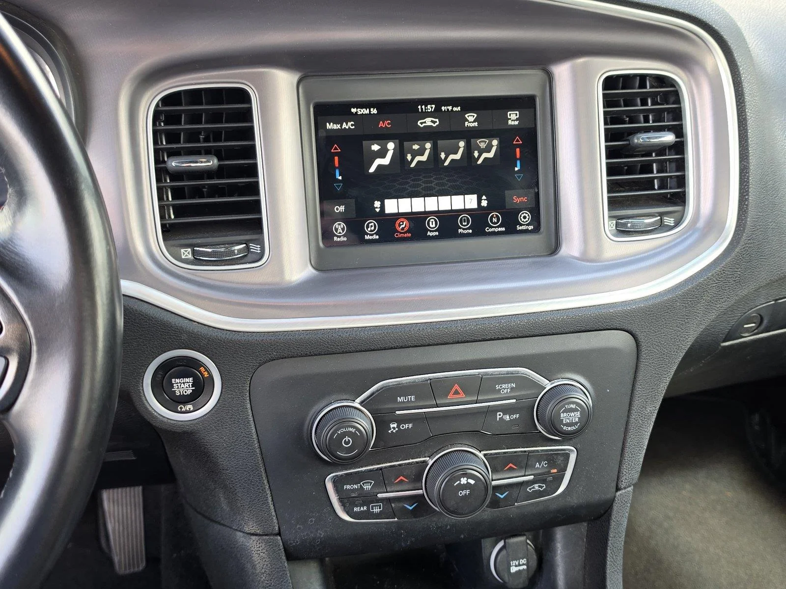Used 2022 Triple Nickel Clearcoat Dodge SXT image 10