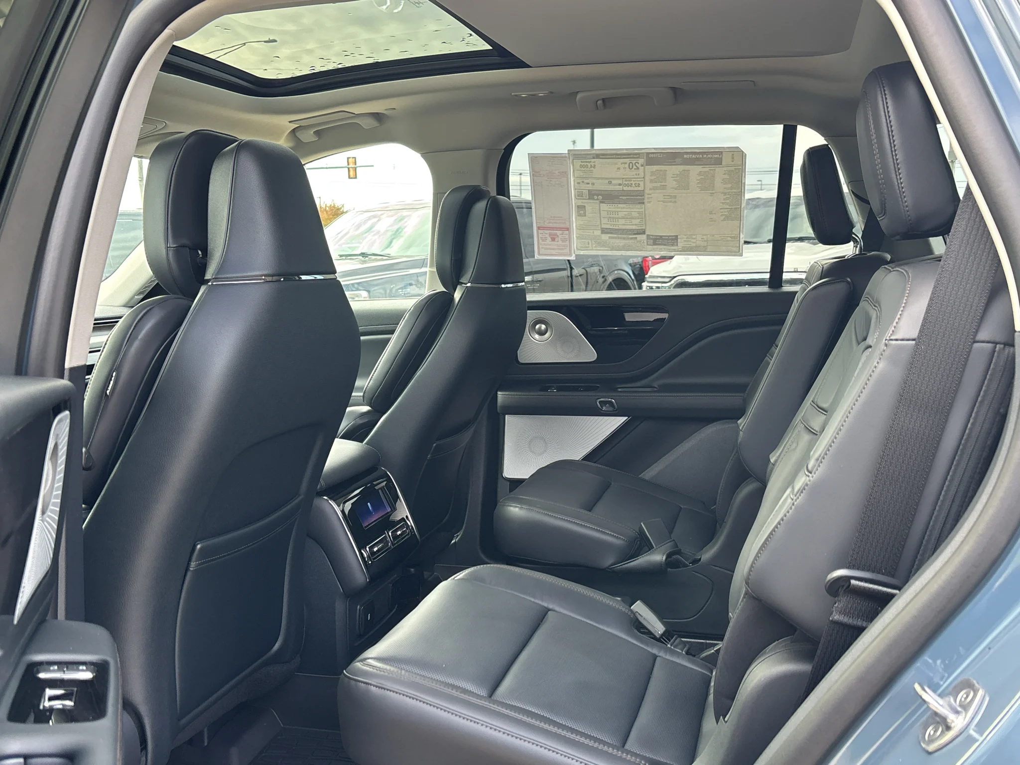 New 2026 Whisper Blue Metallic Clearcoat Lincoln Reserve® image 11