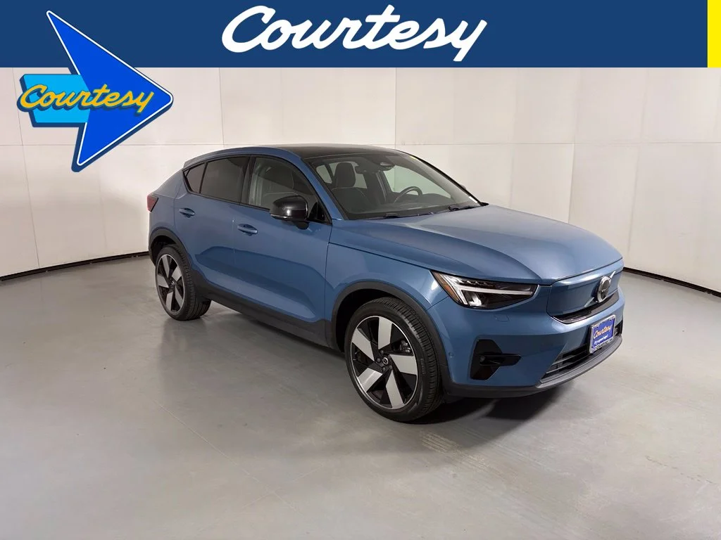 Used 2023 Blue Volvo Ultimate image 1