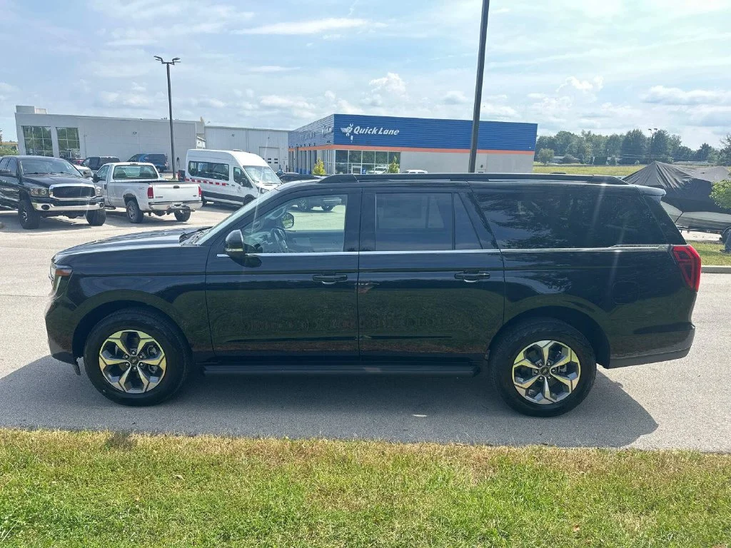 New 2027 Black Ford Active image 12