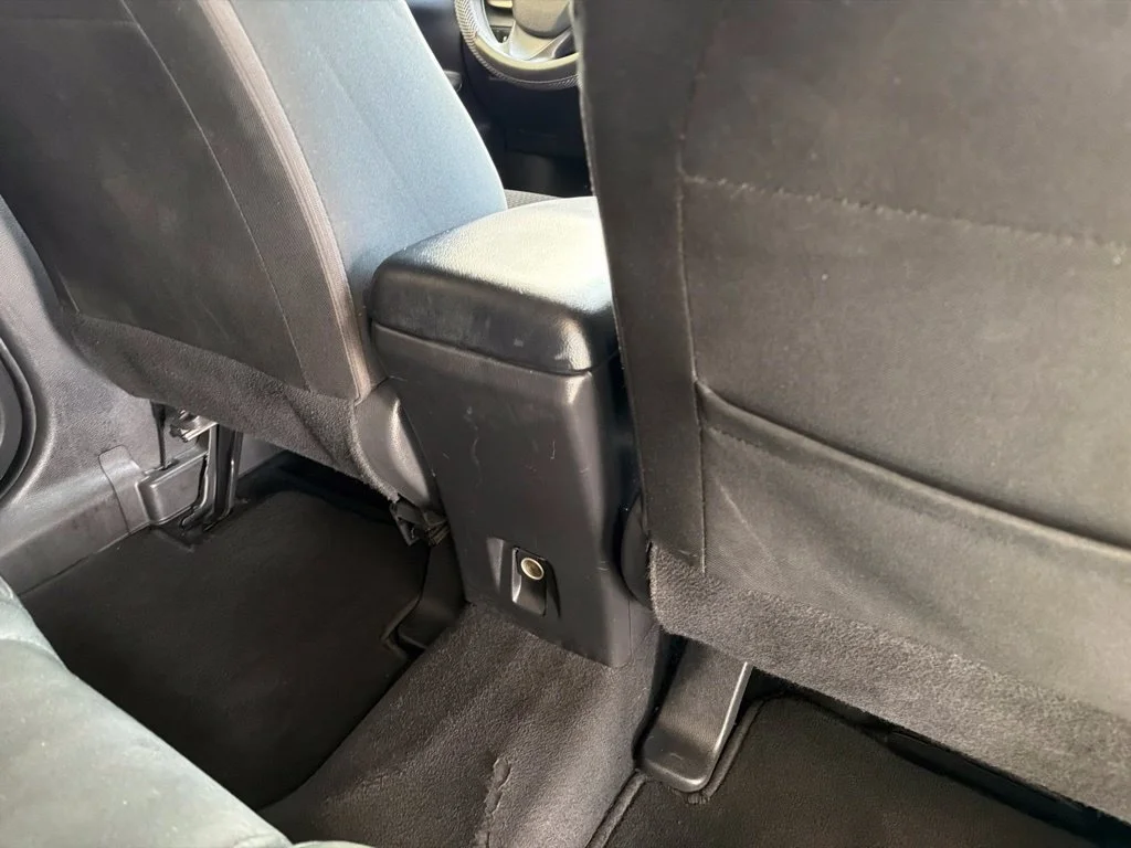 Used 2020 White Mitsubishi ES image 23