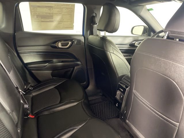 New 2026 Hydro Blue Pearlcoat Jeep Latitude image 20