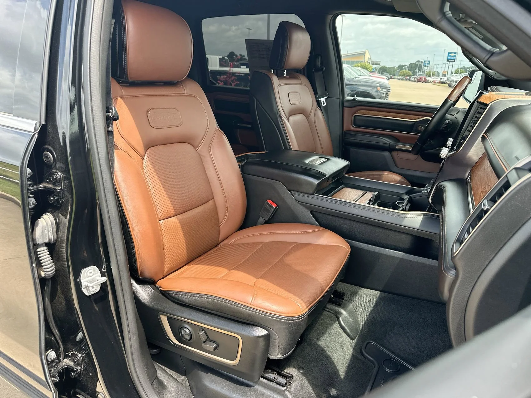 Used 2022 Diamond Black Crystal Pearlcoat Ram Longhorn image 25