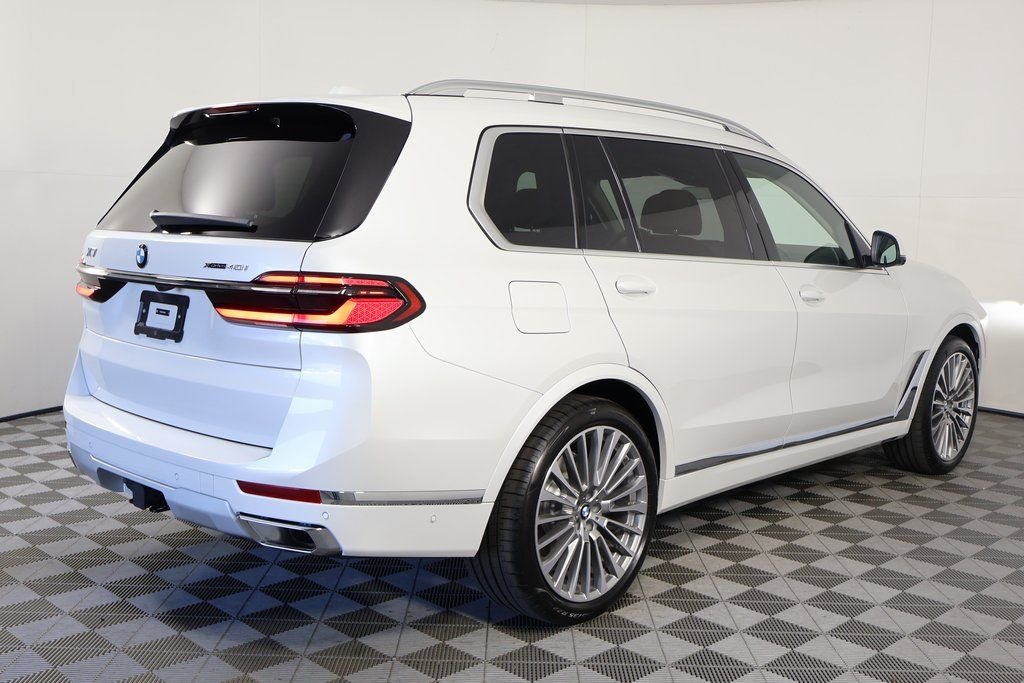 New 2027 Mineral White Metallic BMW xDrive40i image 2