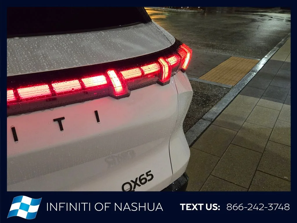 New 2027 2T RAD WHT INFINITI Autograph AWD image 13