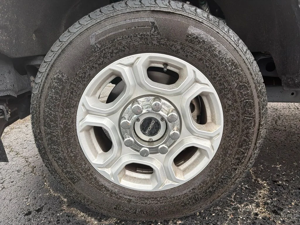 Used 2025 Gray Ford XLT image 28