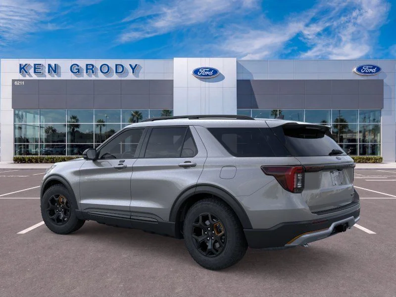 New 2026 Carbonized Gray Metallic Ford Tremor image 12