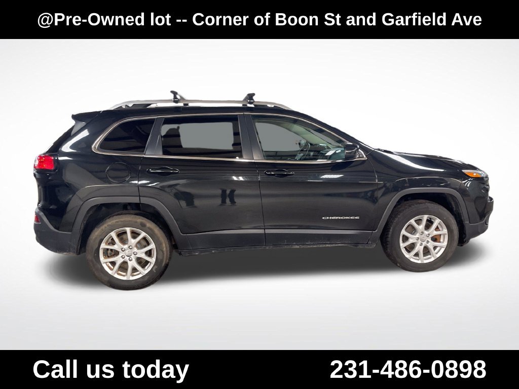 Used 2015 Black Jeep Latitude image 6