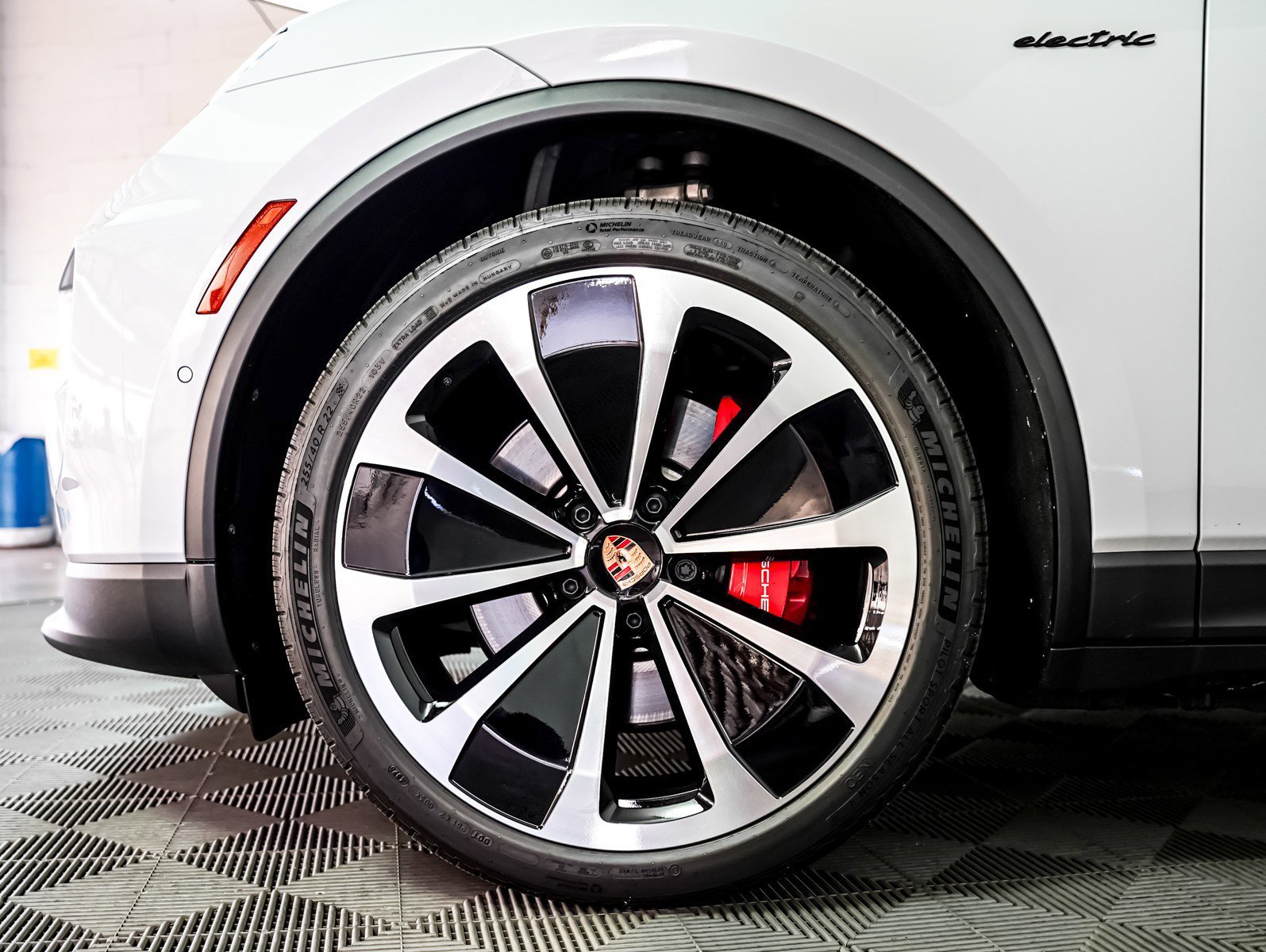 New 2026 ICE GREY Porsche 4S Electric image 13