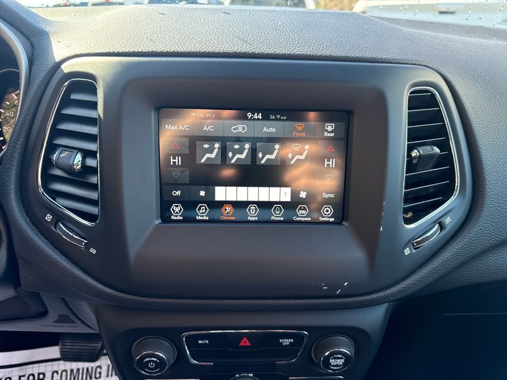 Used 2019 Gray Jeep Latitude image 19