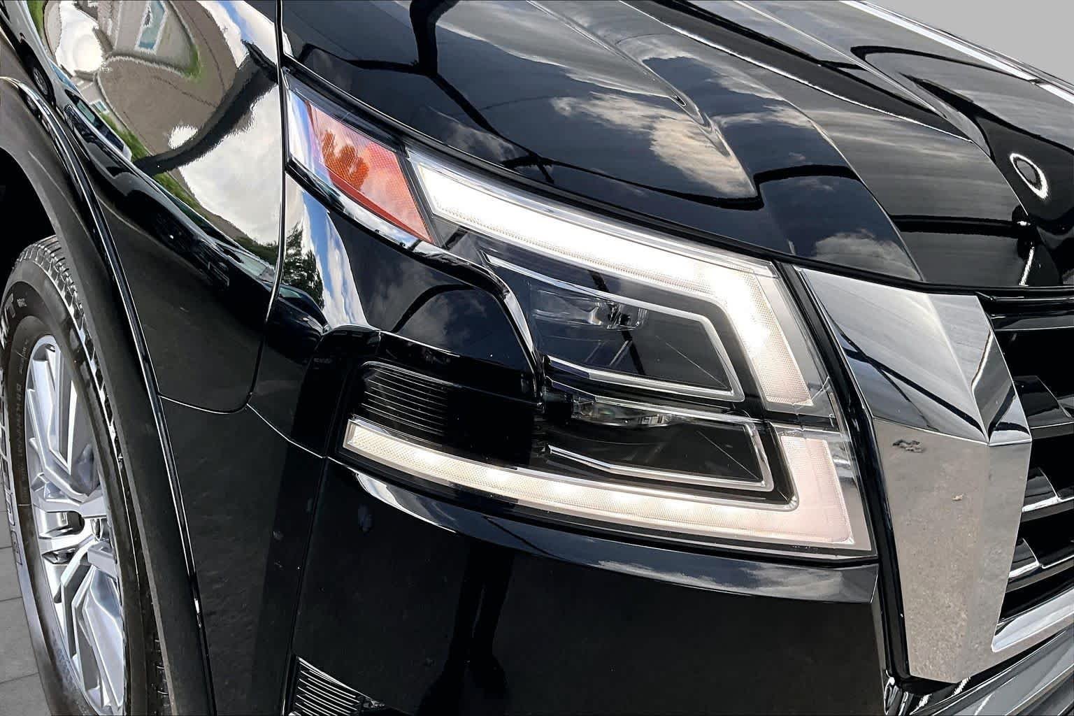 Used 2024 Super Black Nissan SL image 28