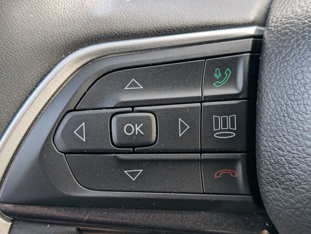 Used 2023 White Jeep Altitude X image 19