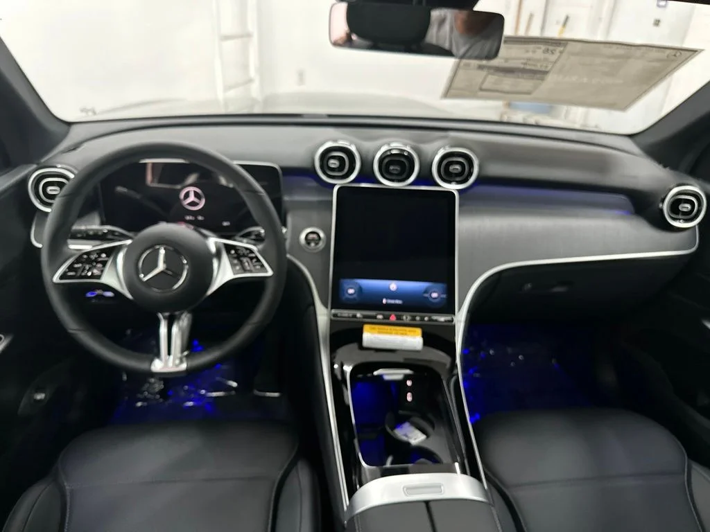 New 2027 Black Mercedes-Benz GLC 300 image 21