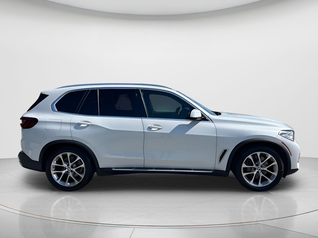 Used 2021 White BMW xDrive45e image 4
