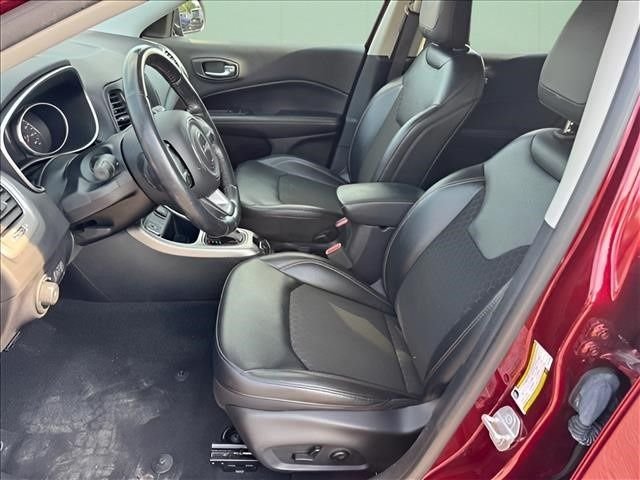 Used 2021 Red Jeep Latitude image 5