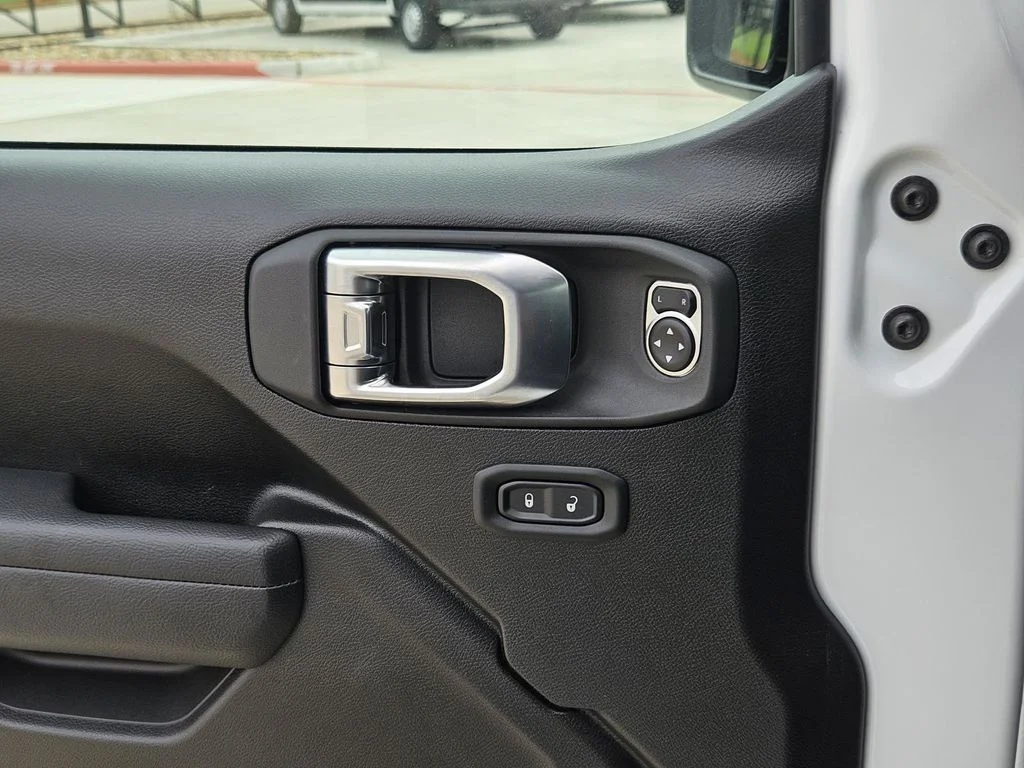 Used 2026 White Jeep Rubicon image 11