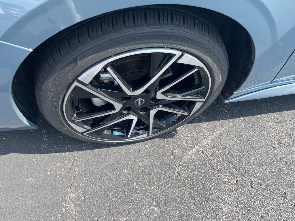 Used 2025 Gray Nissan SR image 9