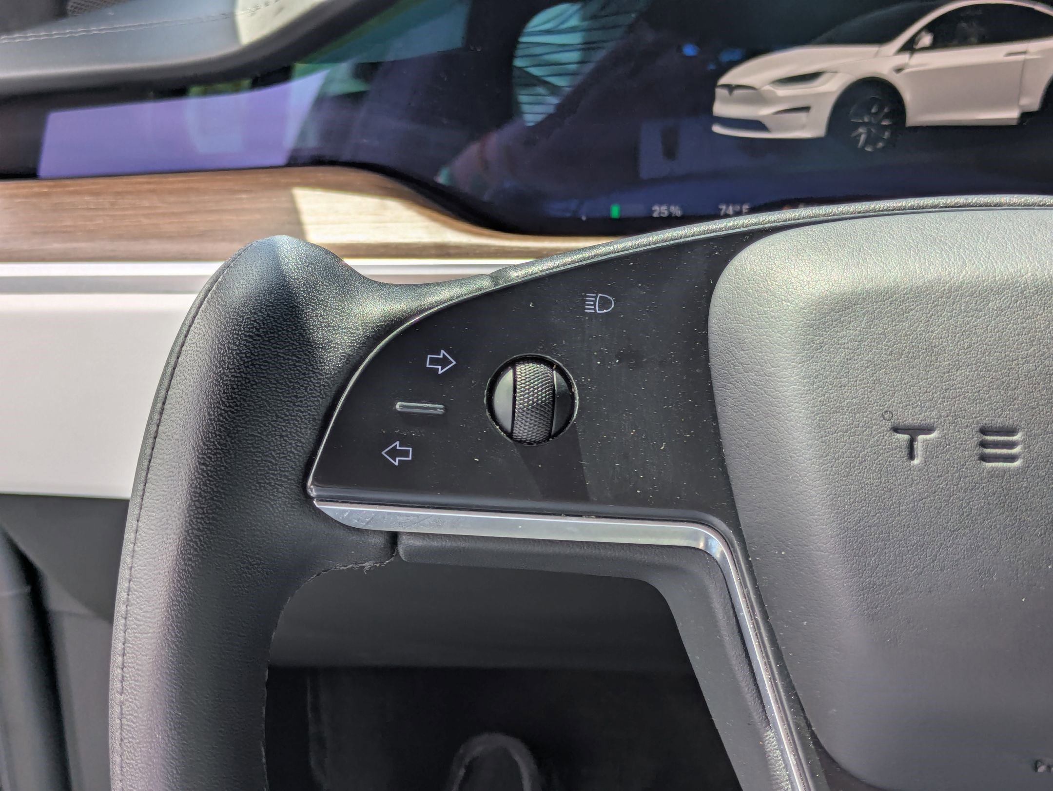 Used 2022 White Tesla AWD image 18