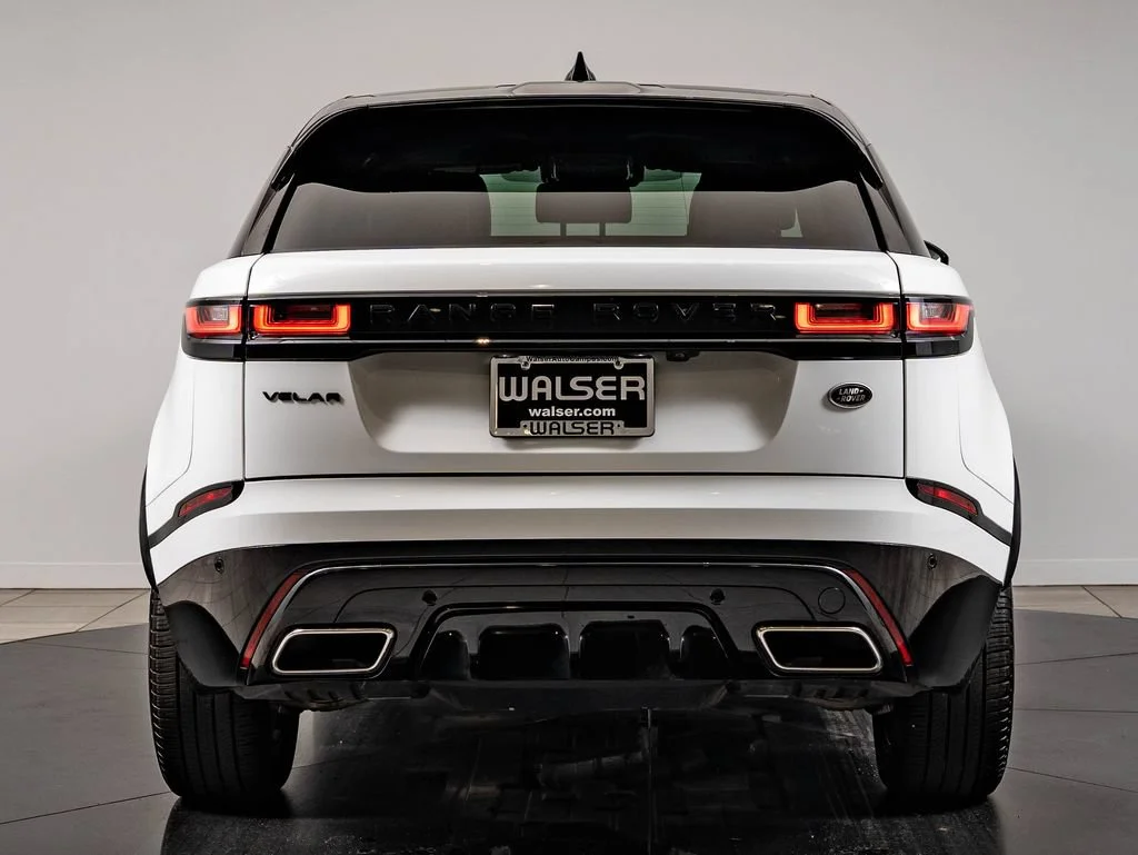 Used 2023 Fuji White Land Rover R-Dynamic S MHEV image 7