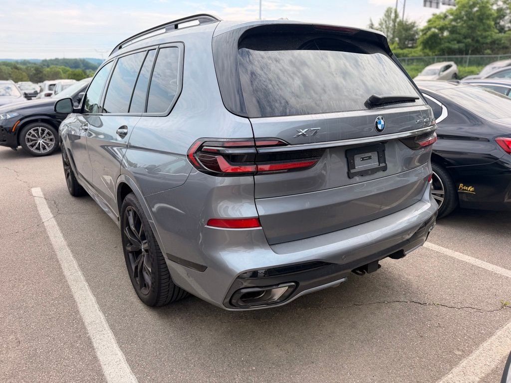 Used 2026 Skyscraper Grey Metallic BMW xDrive40i image 3