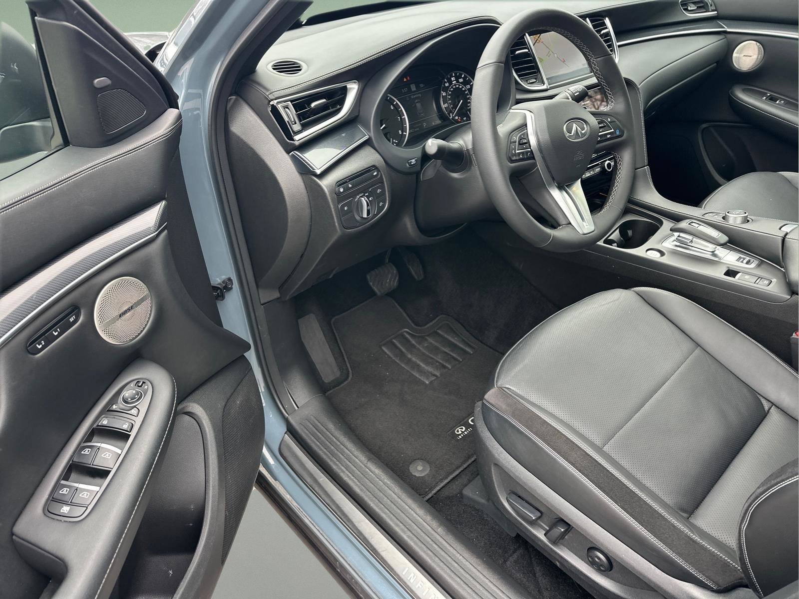 Used 2025 Slate Gray INFINITI SPORT image 9