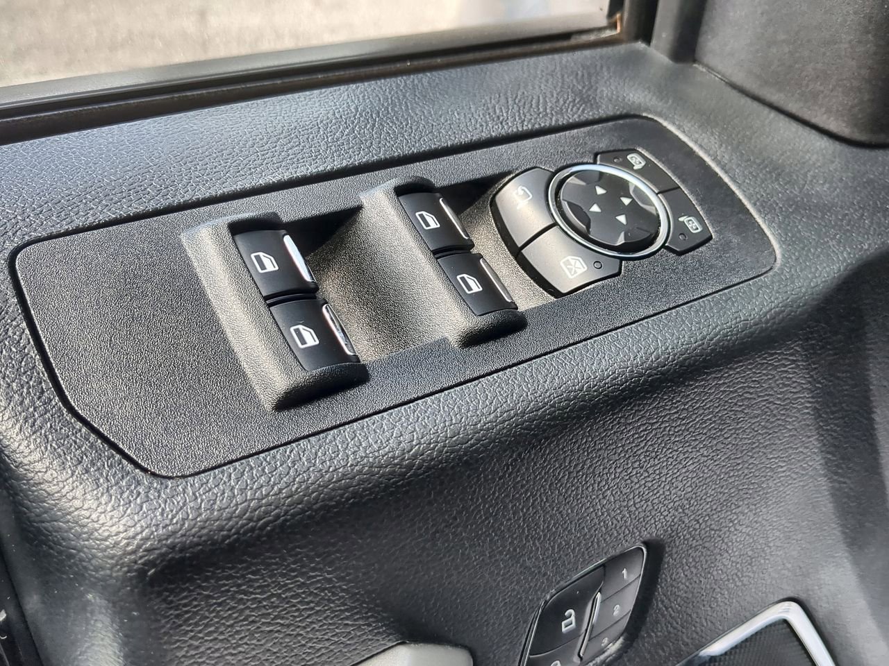 Used 2020 Silver Ford XL image 23
