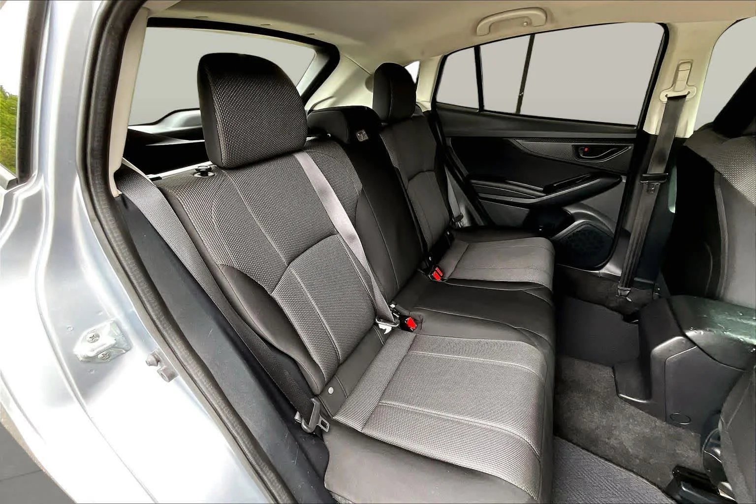 Used 2022 Ice Silver Metallic Subaru  image 19