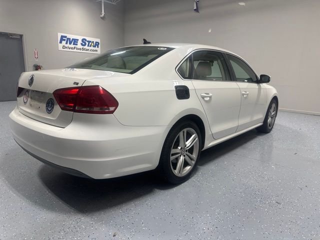 Used 2014 White Volkswagen 2.5 SE image 5