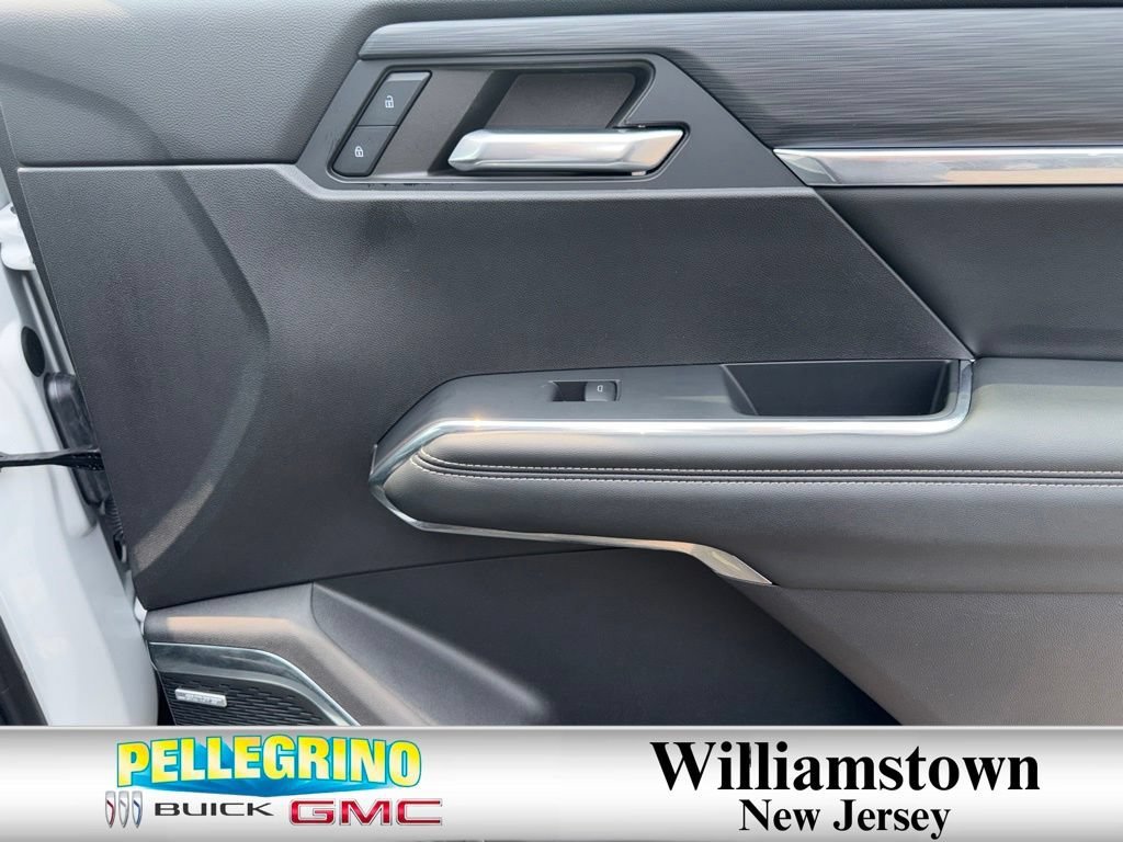Used 2024 Summit White GMC Elevation image 13