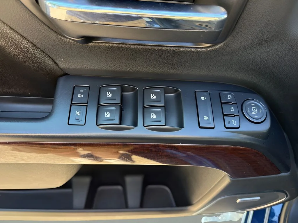 Used 2017 Blue GMC SLT image 28