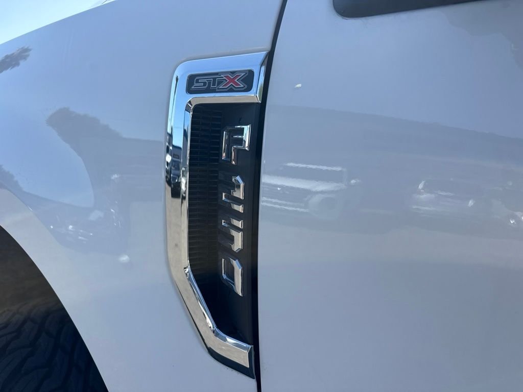 Used 2017 White Ford XL image 11