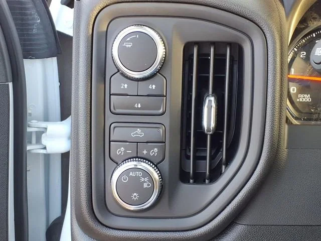 2025 GMC Sierra 2500HD Pro - Photo 9