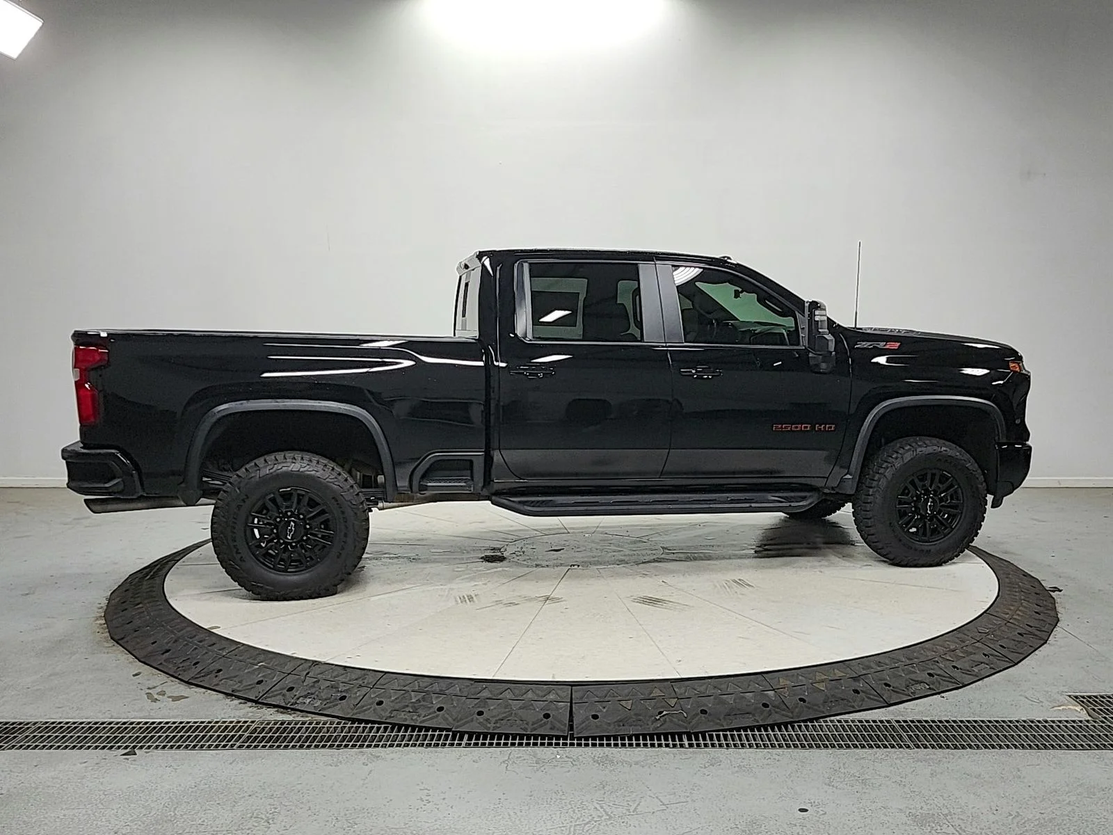 Used 2024 Black Chevrolet ZR2 image 8