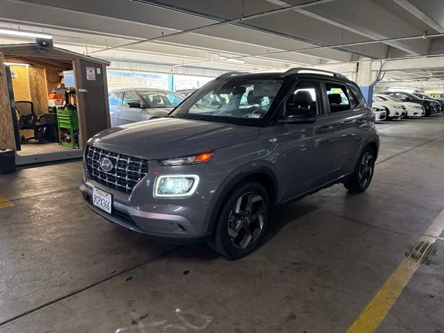 2022 Hyundai Venue Limited IVT's photo