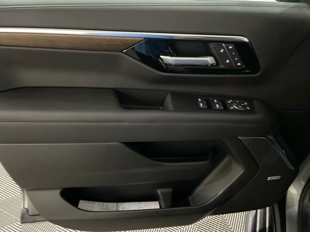 2026 Chevrolet Suburban High Country - Photo 12