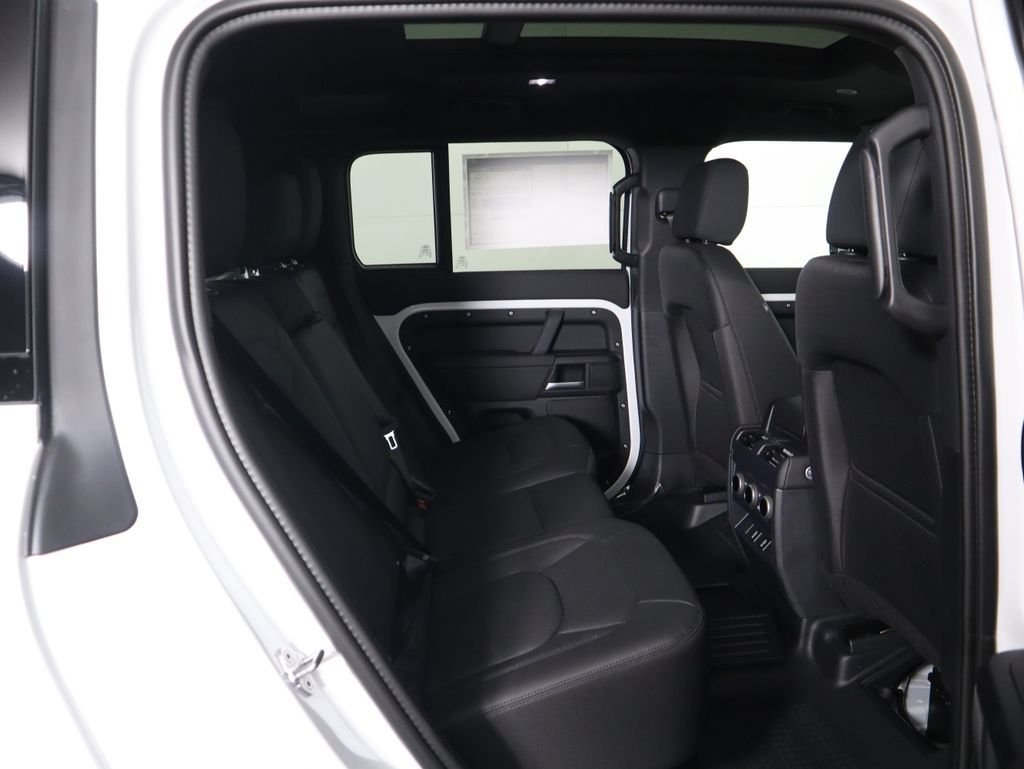 2026 Land Rover Defender S - Photo 22