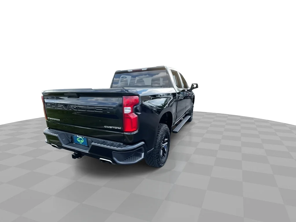 Used 2019 Black Chevrolet Custom Trail Boss image 9